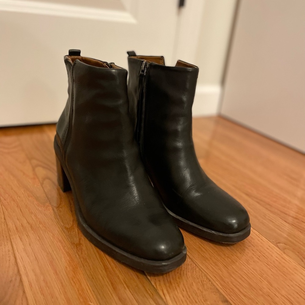 Franco Sarto black, Chelsea Boot, 8.5